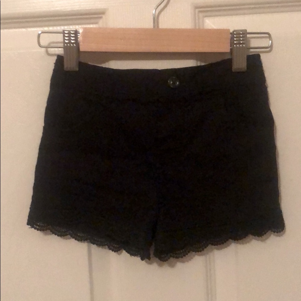 Beautiful new shorts with lace